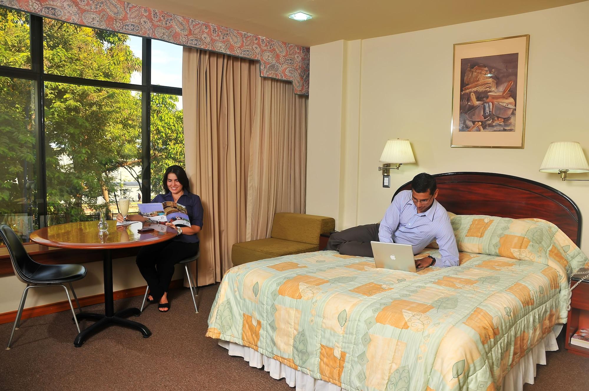 Hotel Ramada Guayaquil Ngoại thất bức ảnh