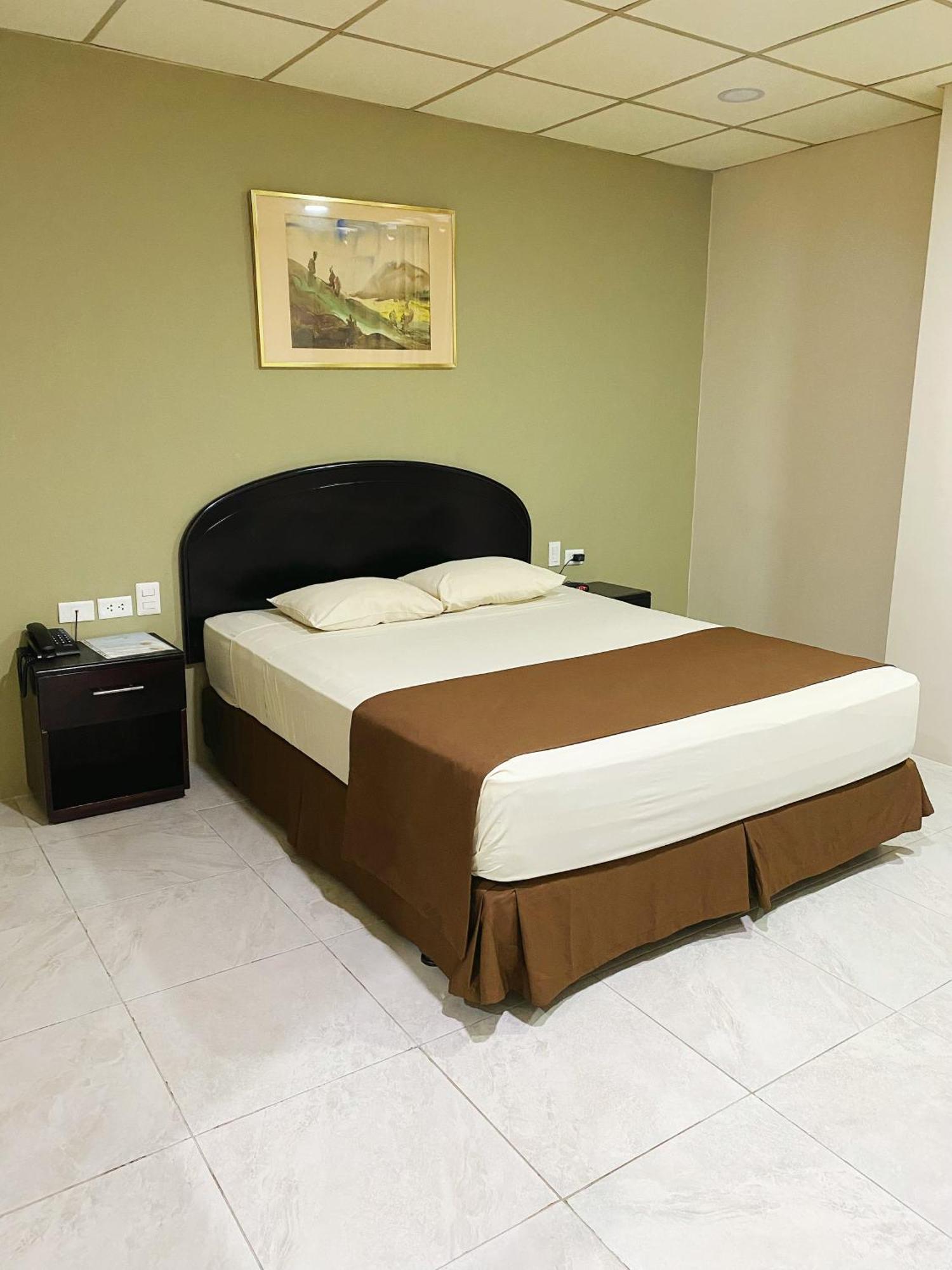 Hotel Ramada Guayaquil Ngoại thất bức ảnh